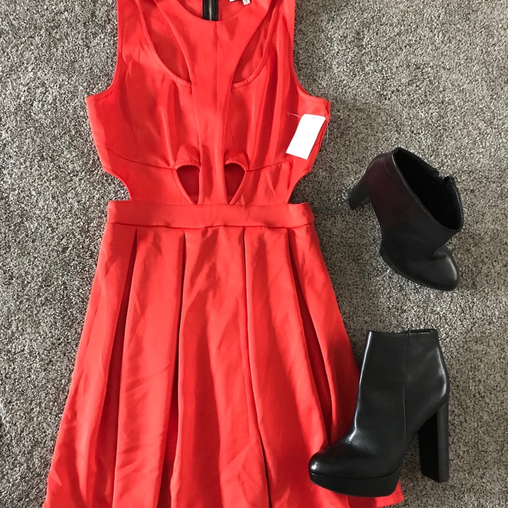 Orange Pleated Dress szL